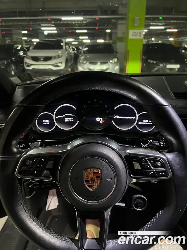 Porsche Panamera 2018 — Фото 16/17