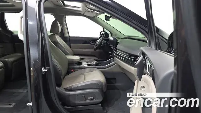 Kia Carnival 2024 — ფოტო 26/34