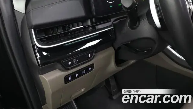 Kia Carnival 2024 — ფოტო 23/34