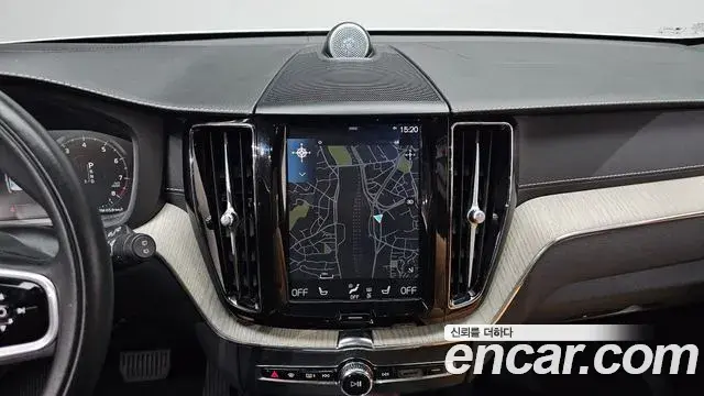 Volvo XC60 2020 — Фото 14/20