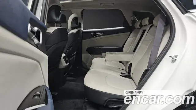 Kia Sportage 2022 — ფოტო 5/36
