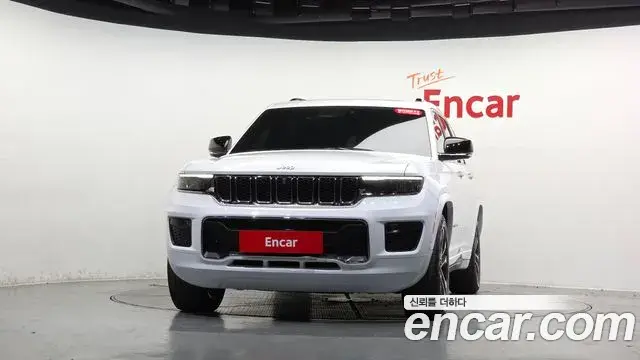 Jeep Grand Cherokee 2021 — Фото 3/20