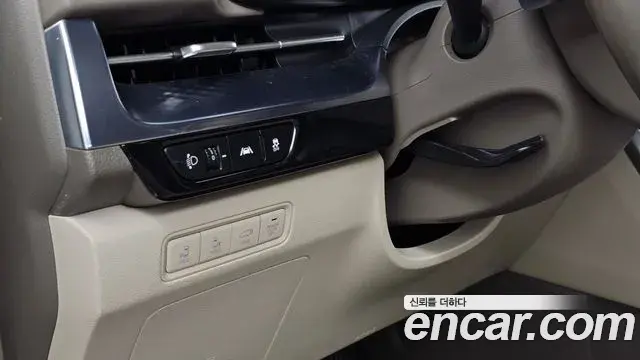 Kia Carnival 2023 — Photo 15/20