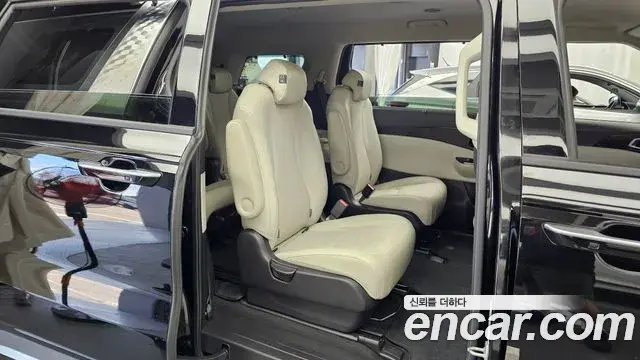 Kia Carnival 2021 — Фото 12/20