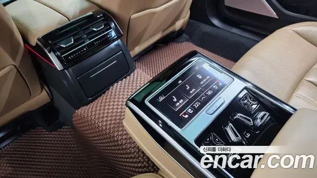 Audi A8 2020 — Şəkil 18/20