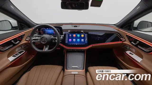 Mercedes-Benz E-Class 2025 — Photo 7/19