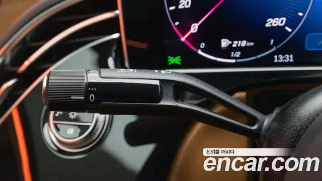 Mercedes-Benz E-Class 2025 — Photo 17/19