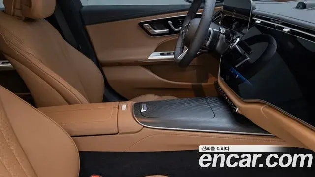Mercedes-Benz E-Class 2025 — Photo 18/19