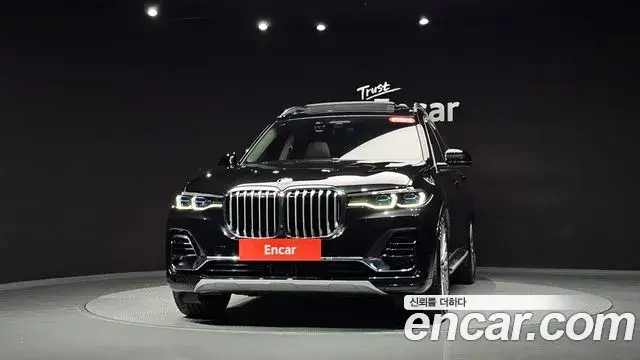 BMW X7 2021 — Фото 3/20