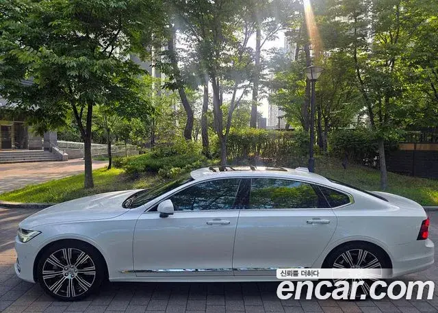 Volvo S90, 2022