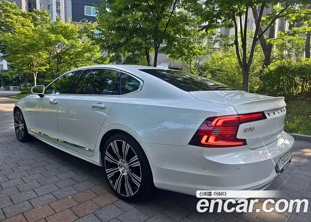 Volvo S90 2022 — ფოტო 10/20