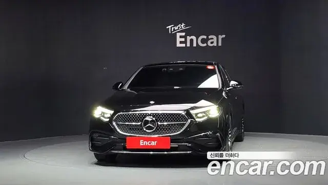 Mercedes-Benz E-Class 2025 — Photo 3/20