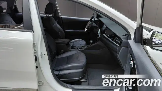 Kia Niro 2021 — ფოტო 6/30