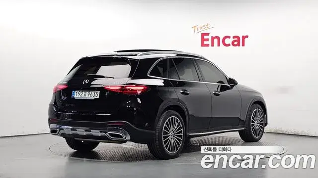 Mercedes-Benz GLC-Class 2024 — Фото 1/20