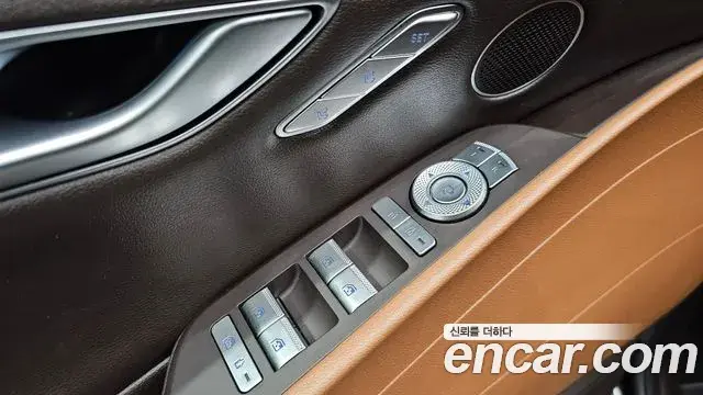 Genesis Electrified G80 2023 — Фото 14/20