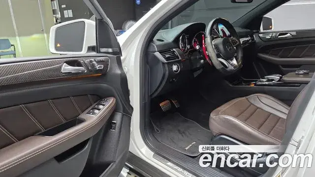 Mercedes-Benz GLE-Class 2019 — Şəkil 16/33