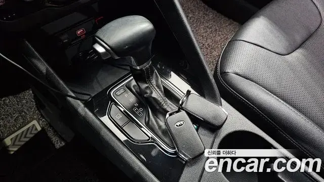 Kia Niro 2019 — Фото 9/20