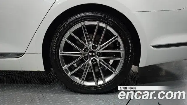 Kia The K9 2019 — ფოტო 32/36