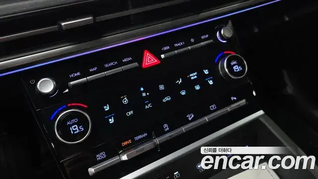 Hyundai Santa Fe 2025 — Фото 18/20