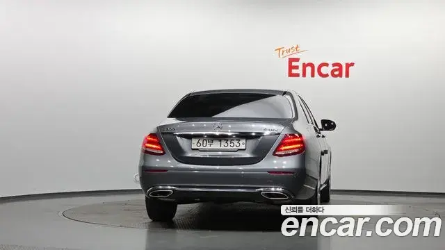 Mercedes-Benz E-Class 2018 — Фото 4/20