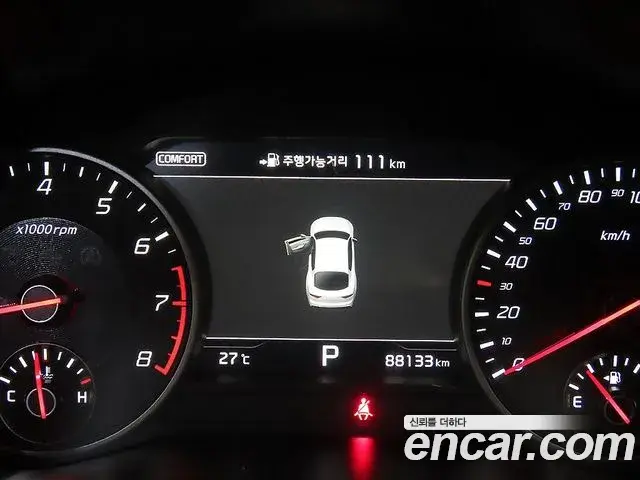 Kia Stinger 2018 — ფოტო 18/20