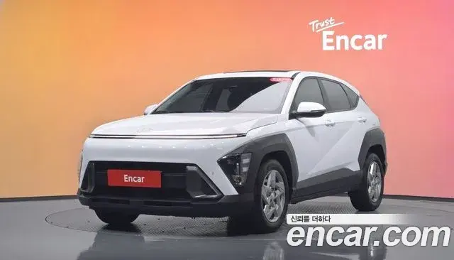Hyundai Kona 2023 — Фото 1/20