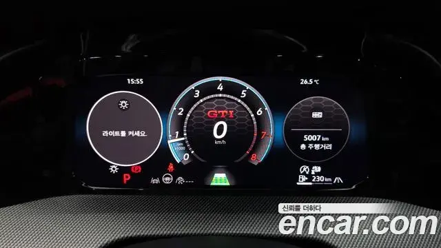 Volkswagen Golf 2025 — Photo 27/30