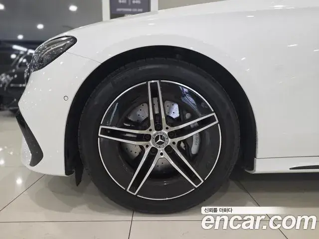 Mercedes-Benz E-Class 2025 — Şəkil 9/19