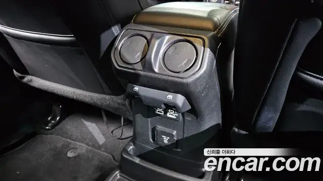 Jeep Wrangler 2019 — Фото 19/20