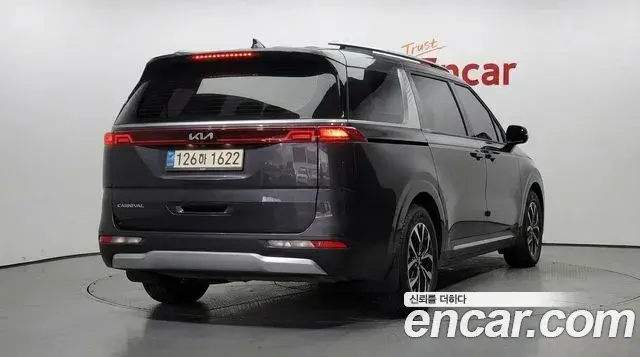 Kia Carnival 2021 — Photo 2/20