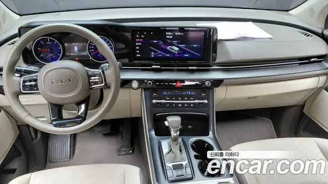 Kia Carnival 2021 — Photo 7/20