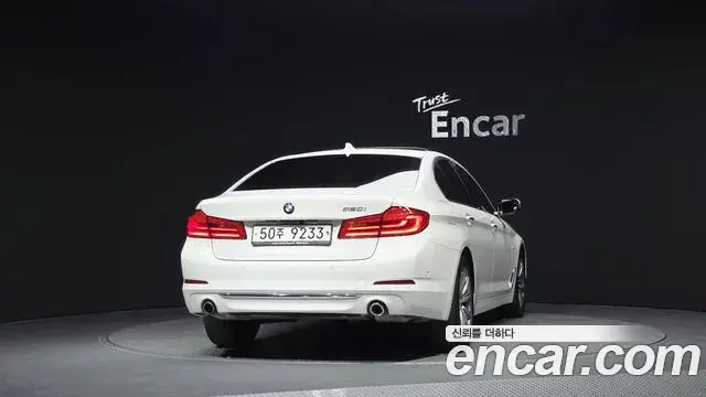 BMW 5 Series 2018 — Фото 4/20