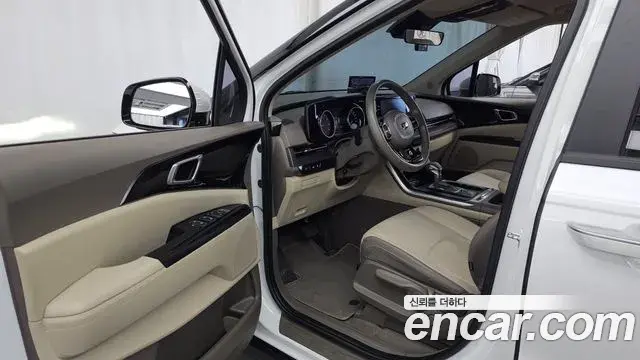 Kia Carnival 2021 — Photo 10/20