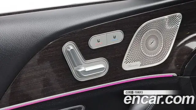 Mercedes-Benz GLE-Class 2022 — Photo 19/20