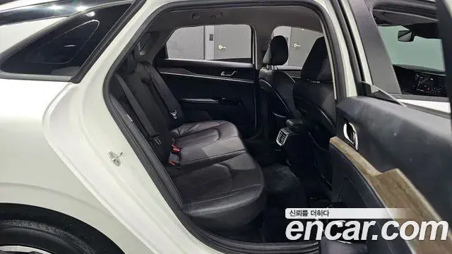 Kia K5 2020 — ფოტო 11/20