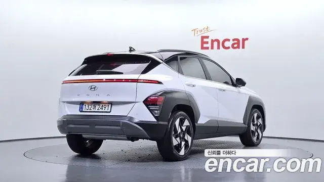 Hyundai Kona 2023 — Фото 2/20