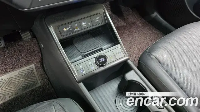 Hyundai Kona 2023 — Фото 18/20