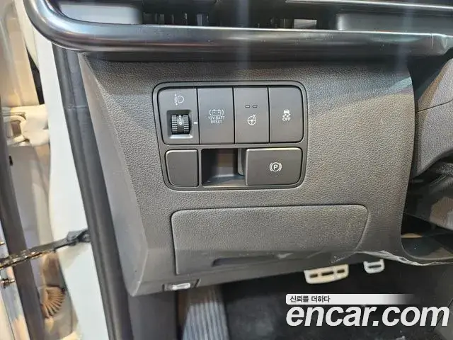 Hyundai Staria 2026 — Photo 18/20