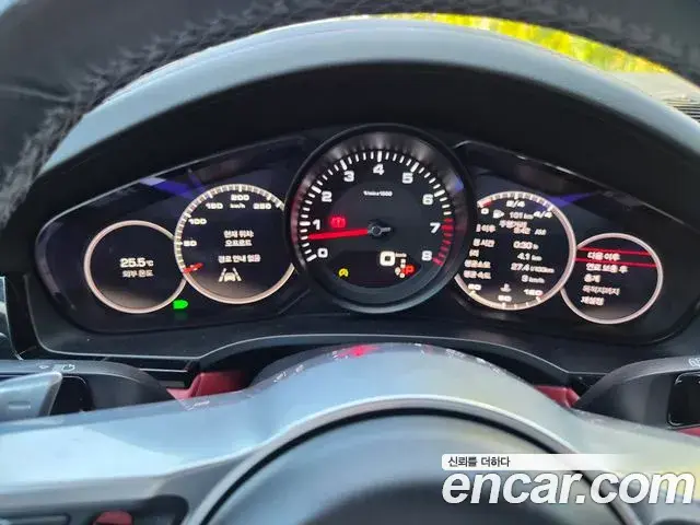 Porsche Cayenne 2020 — Фото 18/19