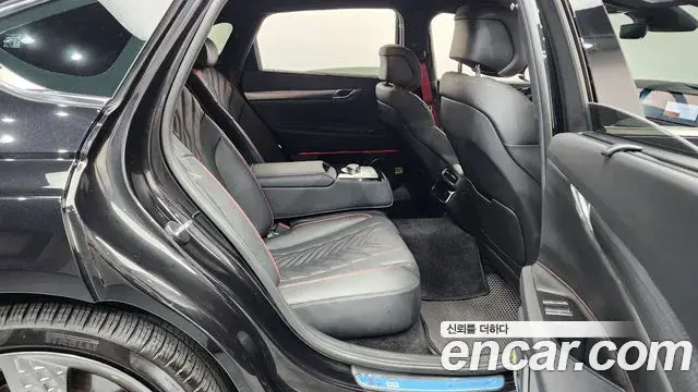 Genesis Electrified G80 2024 — Photo 11/20