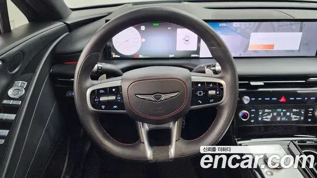Genesis Electrified G80 2024 — Photo 13/20