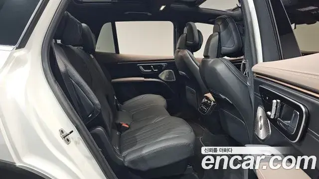 Mercedes-Benz EQS SUV 2025 — Photo 21/38