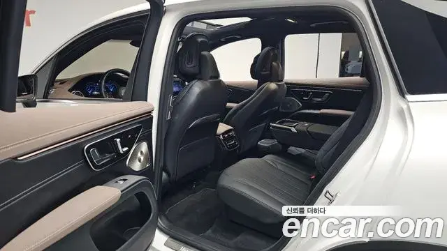 Mercedes-Benz EQS SUV 2025 — Photo 12/38