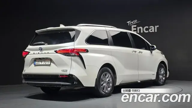 Toyota Sienna 2021 — Şəkil 2/20