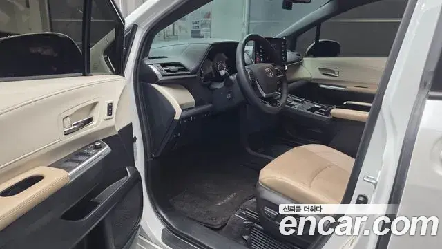 Toyota Sienna 2021 — Şəkil 10/20