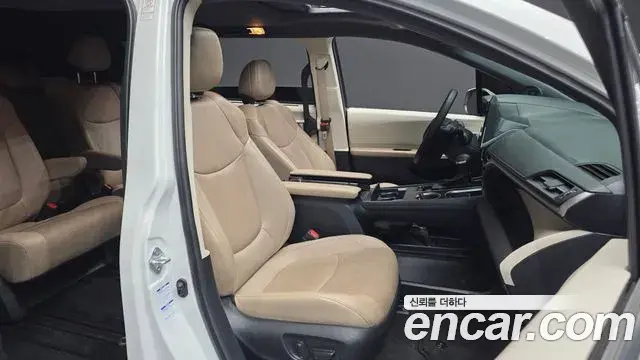 Toyota Sienna 2021 — Şəkil 12/20
