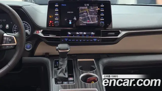 Toyota Sienna 2021 — Şəkil 19/20