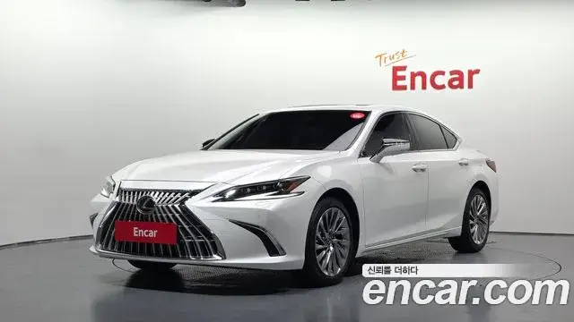 Lexus ES300h, 2025