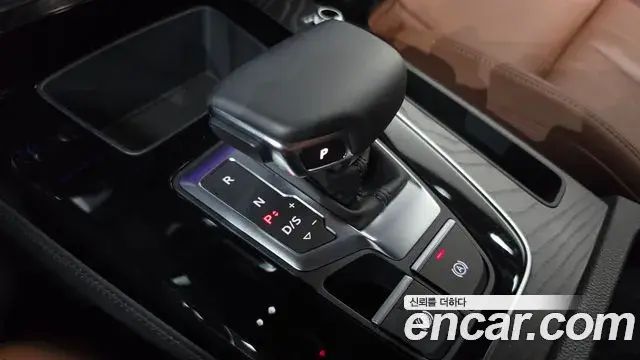 Audi Q5 2023 — Şəkil 7/20