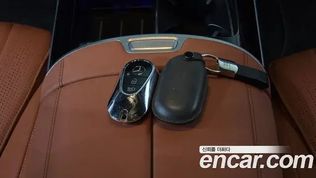 Mercedes-Benz S-Class 2022 — Photo 16/20